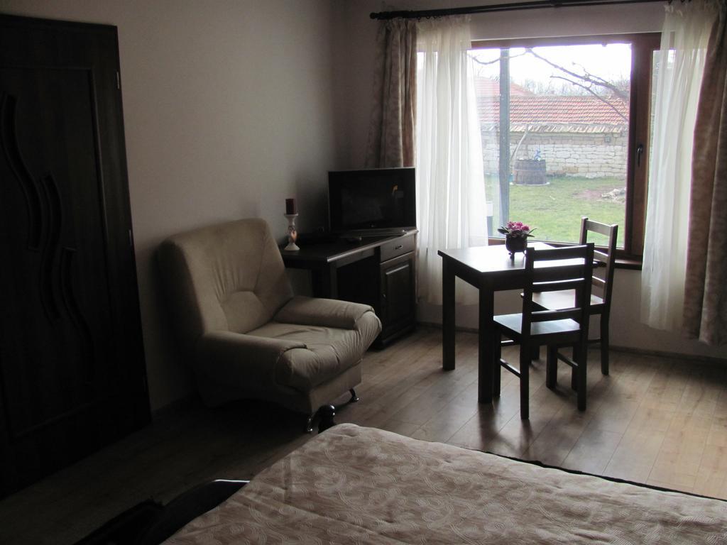Nevsha Guest House Villa Elma חדר תמונה
